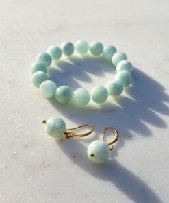 Schmuckset aus grün-blauem Garnierit mit elastischem Armband und vergoldeten Ohrringen, handgefertigt