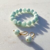 Schmuckset aus grün-blauem Garnierit mit elastischem Armband und vergoldeten Ohrringen, handgefertigt